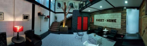 Cozy Loft with Balcony